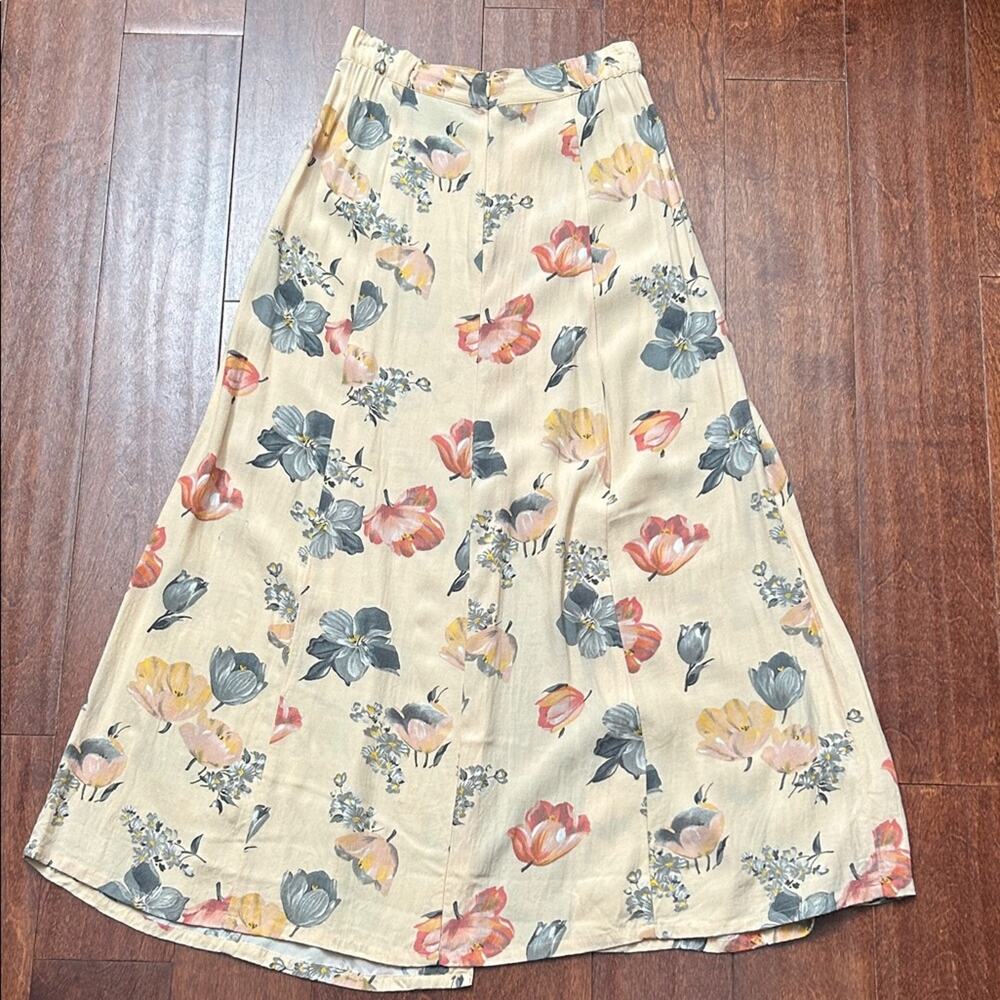 Vintage Express Floral Tea Length Skirt in Peach and Multicolor Flowers, Size XS - Picture 6 of 13